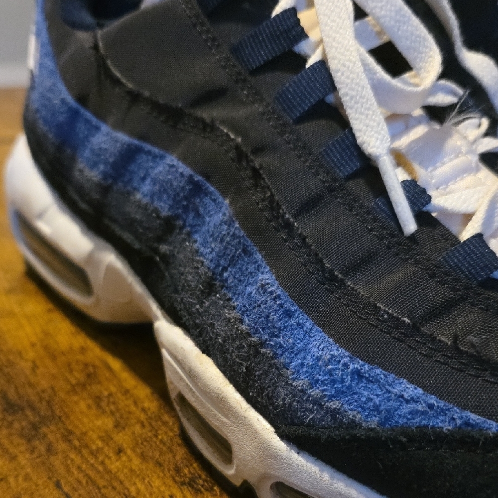 Nike Men's Black and Blue Lace-Up Sneakers - Picture 4 of 14